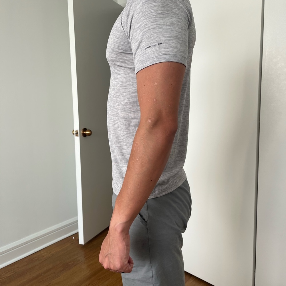 Men’s Columbia T shirt Size Small - Picture 3 of 3
